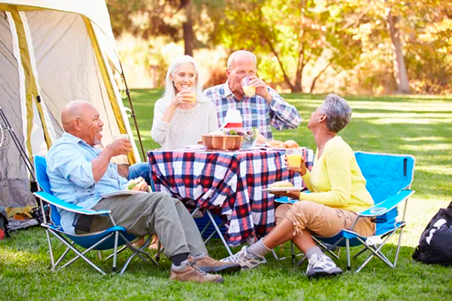 Low profile camping chair