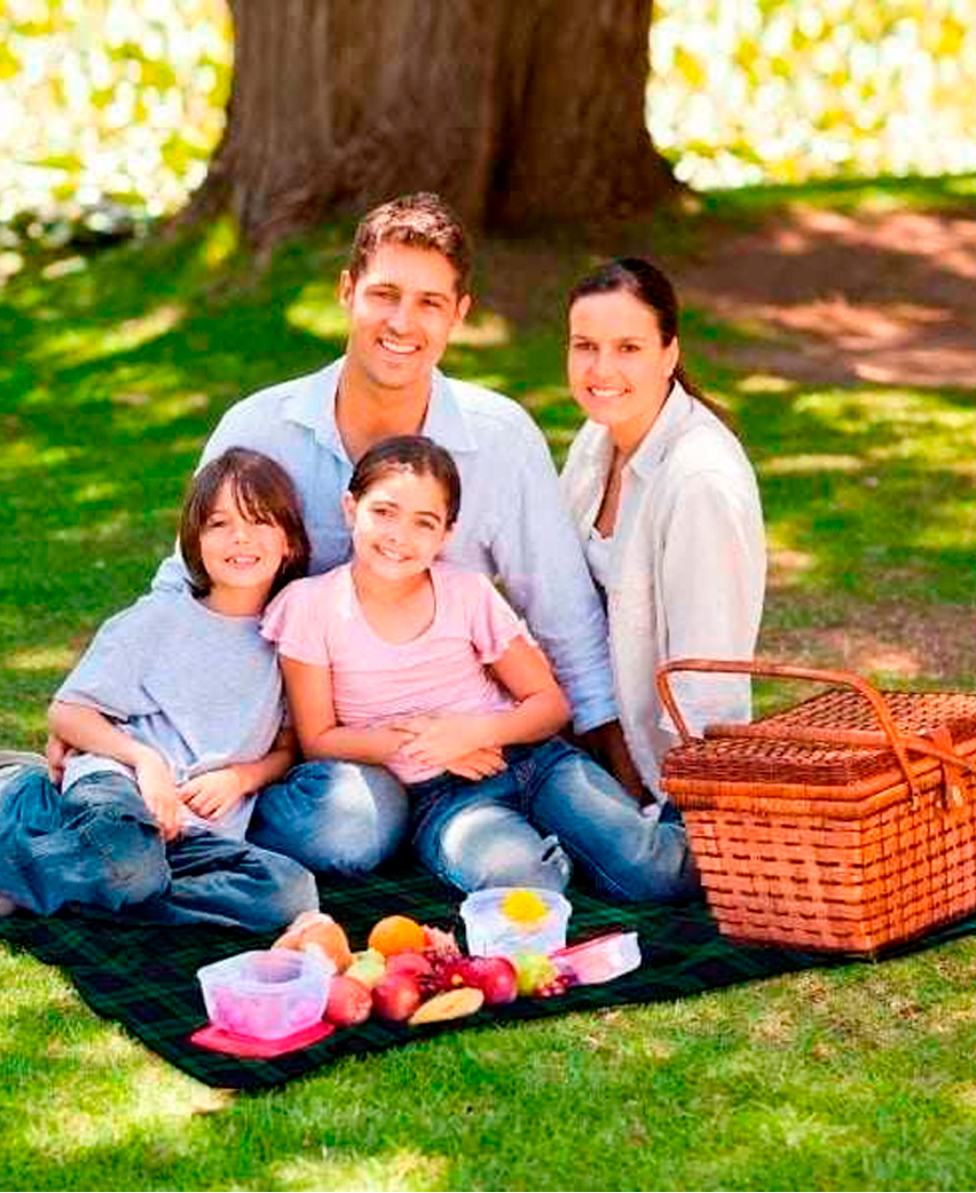 family picnic using KAMUI fleece blanket