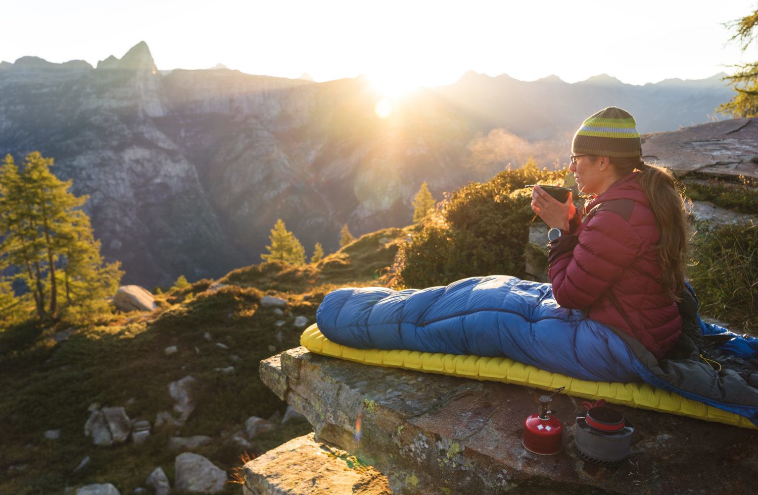 How to keep sleeping bag on pad